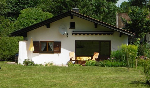 Ferienhaus Heidtmann mit Sonnenterrasse und Garten nach Süden und herrlichem Ausblick in Berge, © im-web.de/ Touristinformation Fischbachau