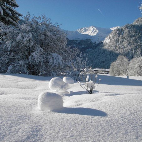 Unser Garten im Winter, © im-web.de/ Touristinformation Fischbachau