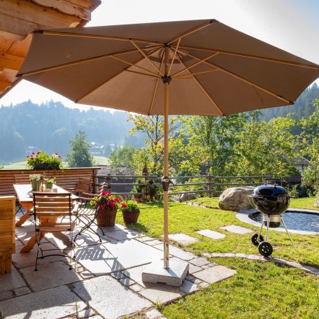Unser Garten mit Sitzgelegenheit, Kaltwasser-Pott, Grill, Sonnenschirm & wunderbarer Aussicht, &copy; im-web.de/ Touristinformation Fischbachau