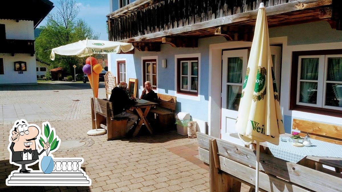 beim-backer-hans-exterior