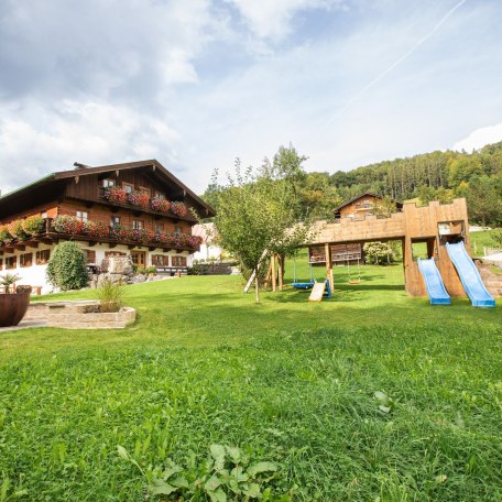 Grillplatz mit Spielburg nebenan, © im-web.de/ Touristinformation Fischbachau
