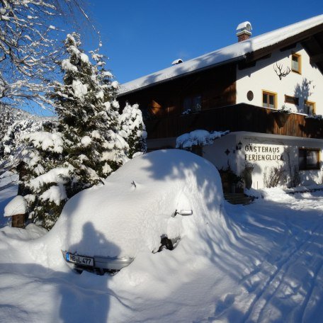 Haus im Winter, &copy; im-web.de/ Touristinformation Fischbachau
