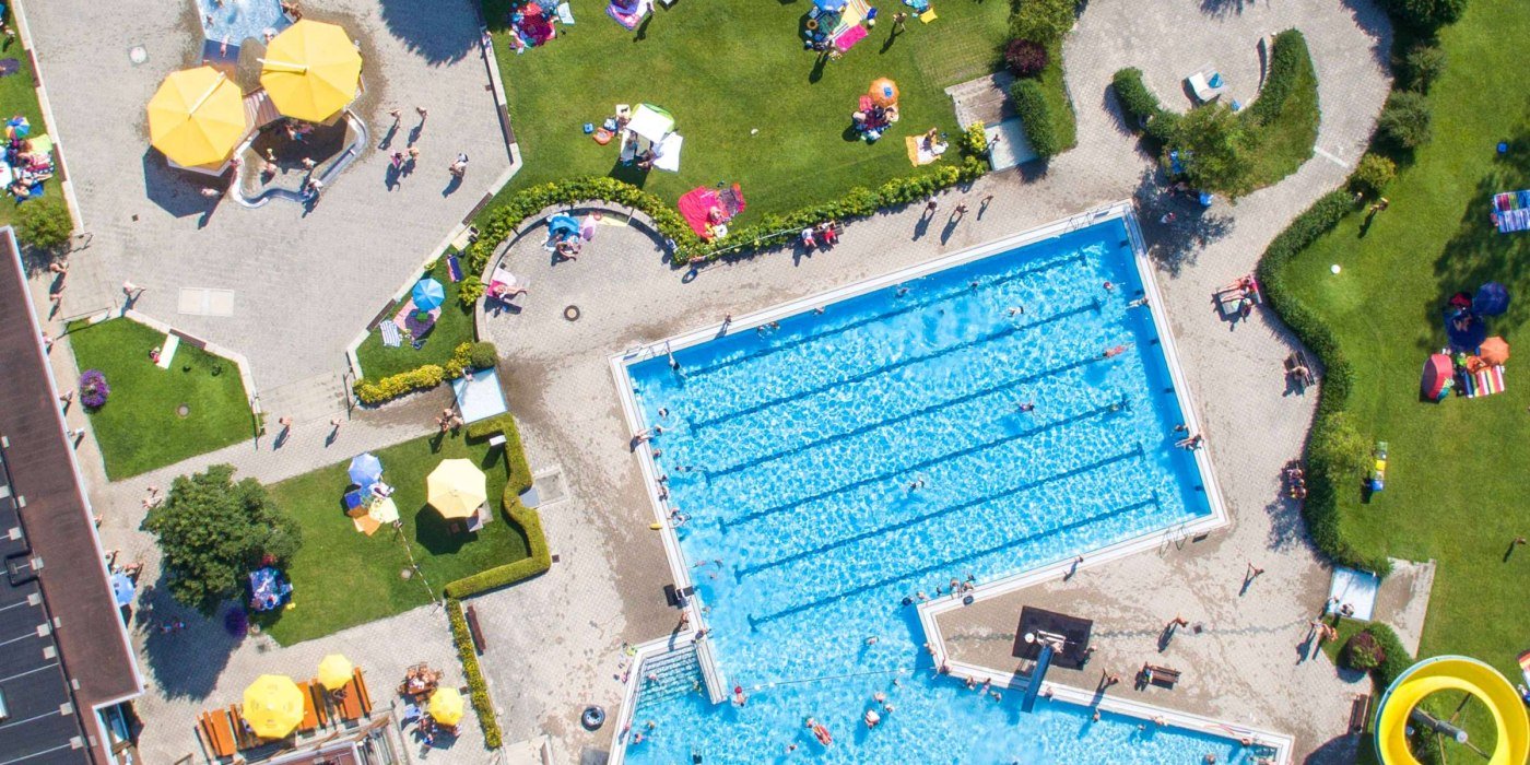 Schwimmbad Luftaufnahme