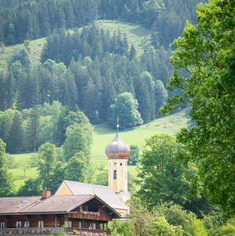 Kirche Hundham, © Alpenregion Tegernsee Schliersee