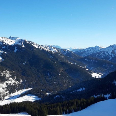 Ausblick vom Skigebiet Spitzingsee in Richtung Taubenstein im Winter, © im-web.de/ Touristinformation Fischbachau