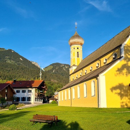 Die Fischbachauer Kirche, © im-web.de/ Touristinformation Fischbachau